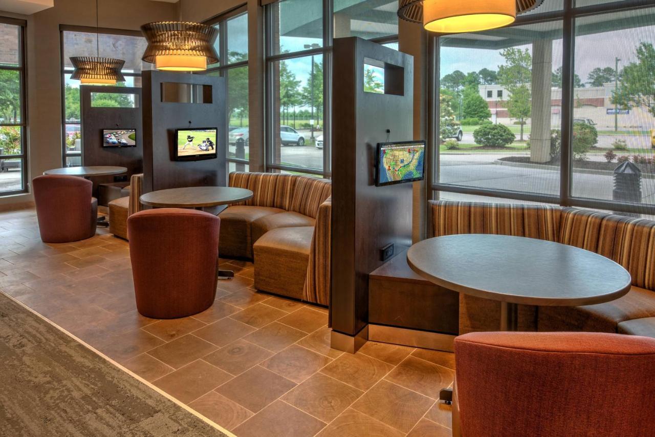 Courtyard Newport News Airport Hotell Exteriör bild