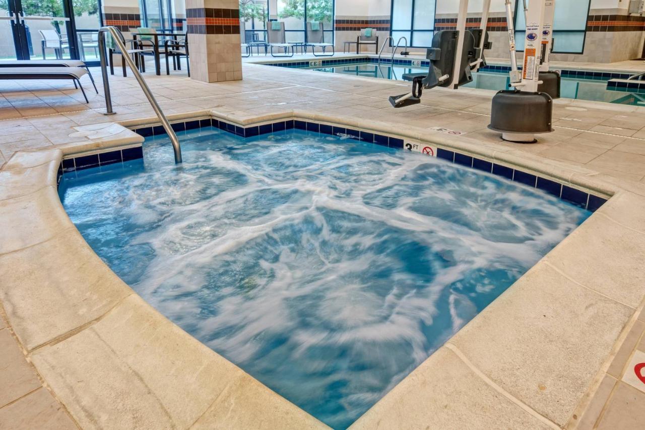 Courtyard Newport News Airport Hotell Exteriör bild