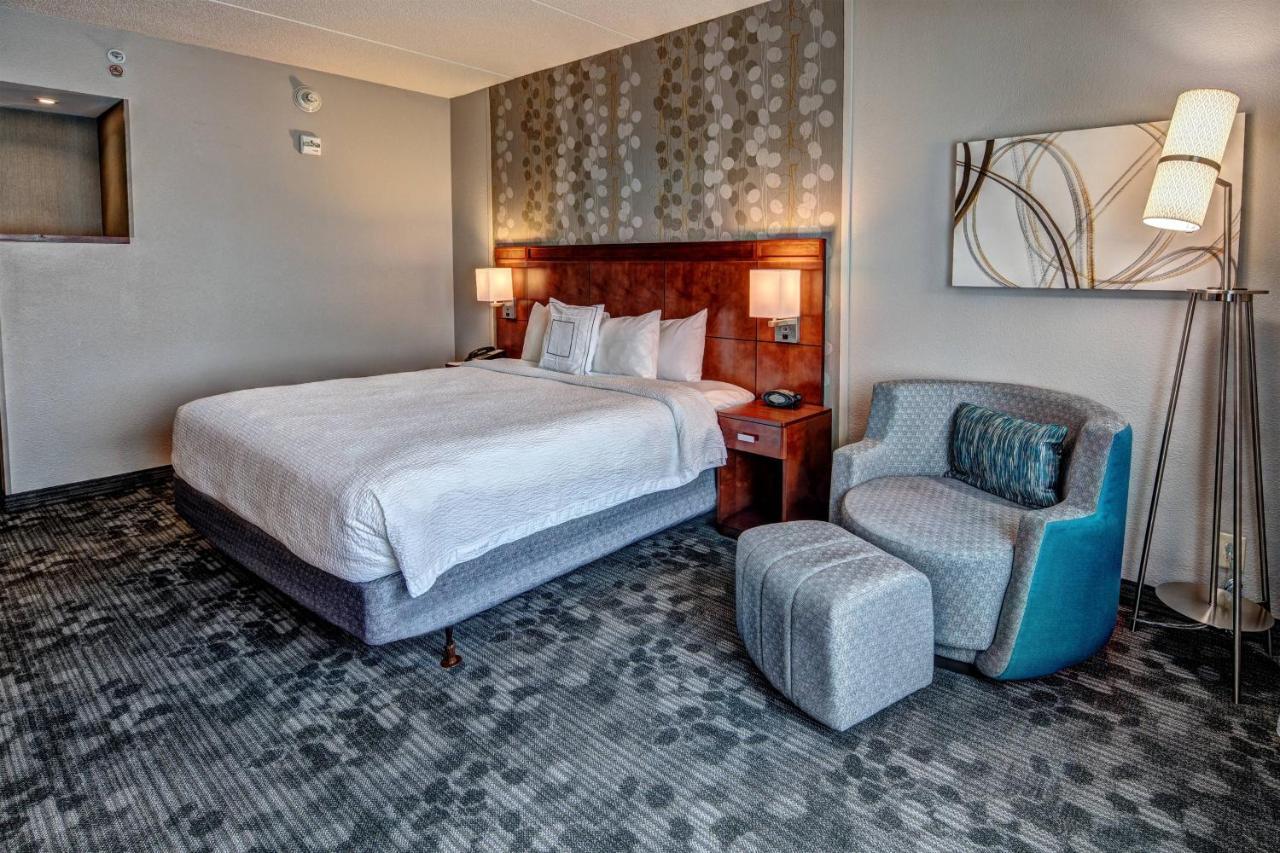 Courtyard Newport News Airport Hotell Exteriör bild