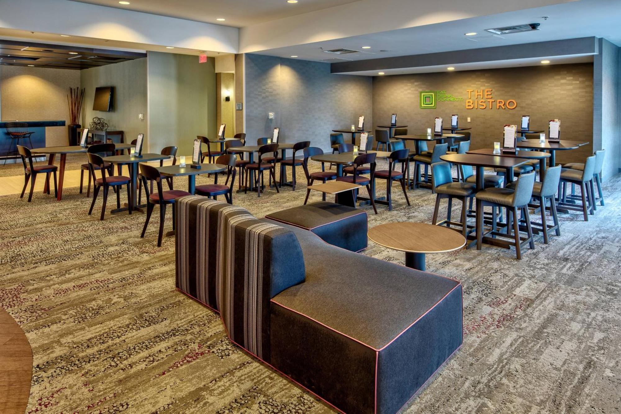 Courtyard Newport News Airport Hotell Exteriör bild