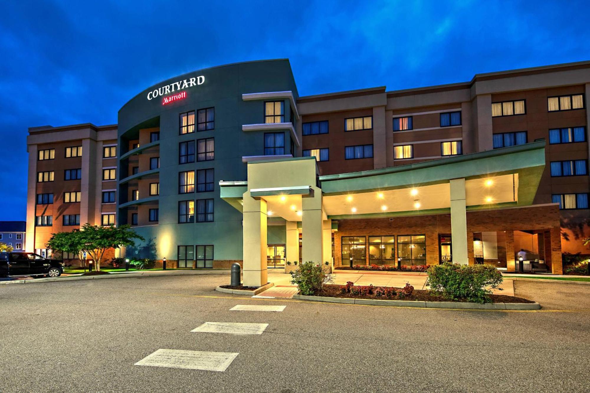 Courtyard Newport News Airport Hotell Exteriör bild