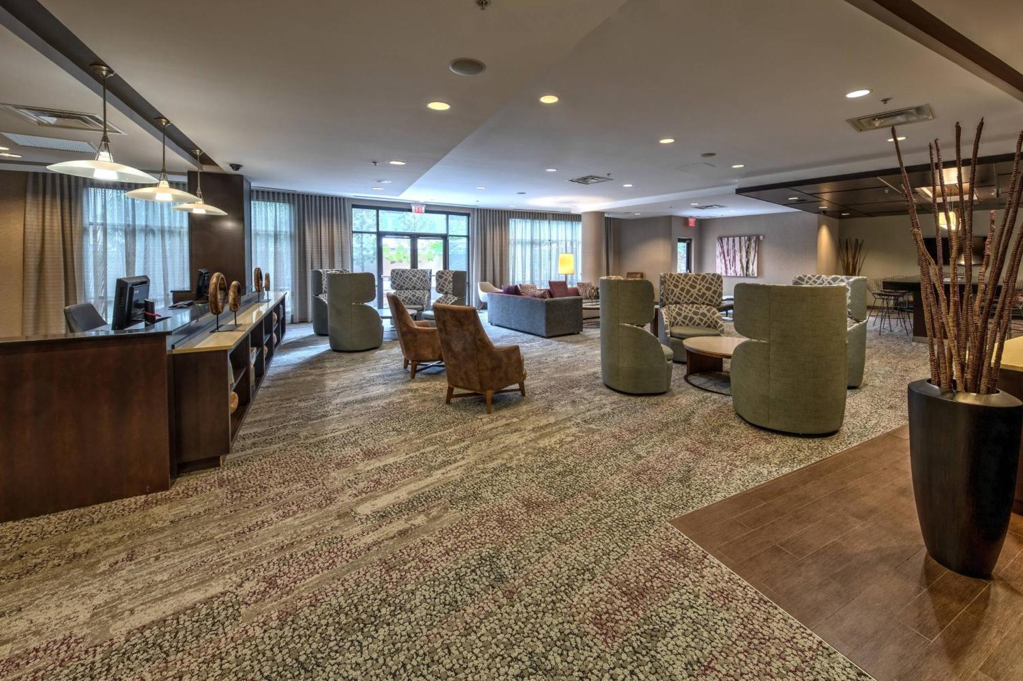 Courtyard Newport News Airport Hotell Exteriör bild