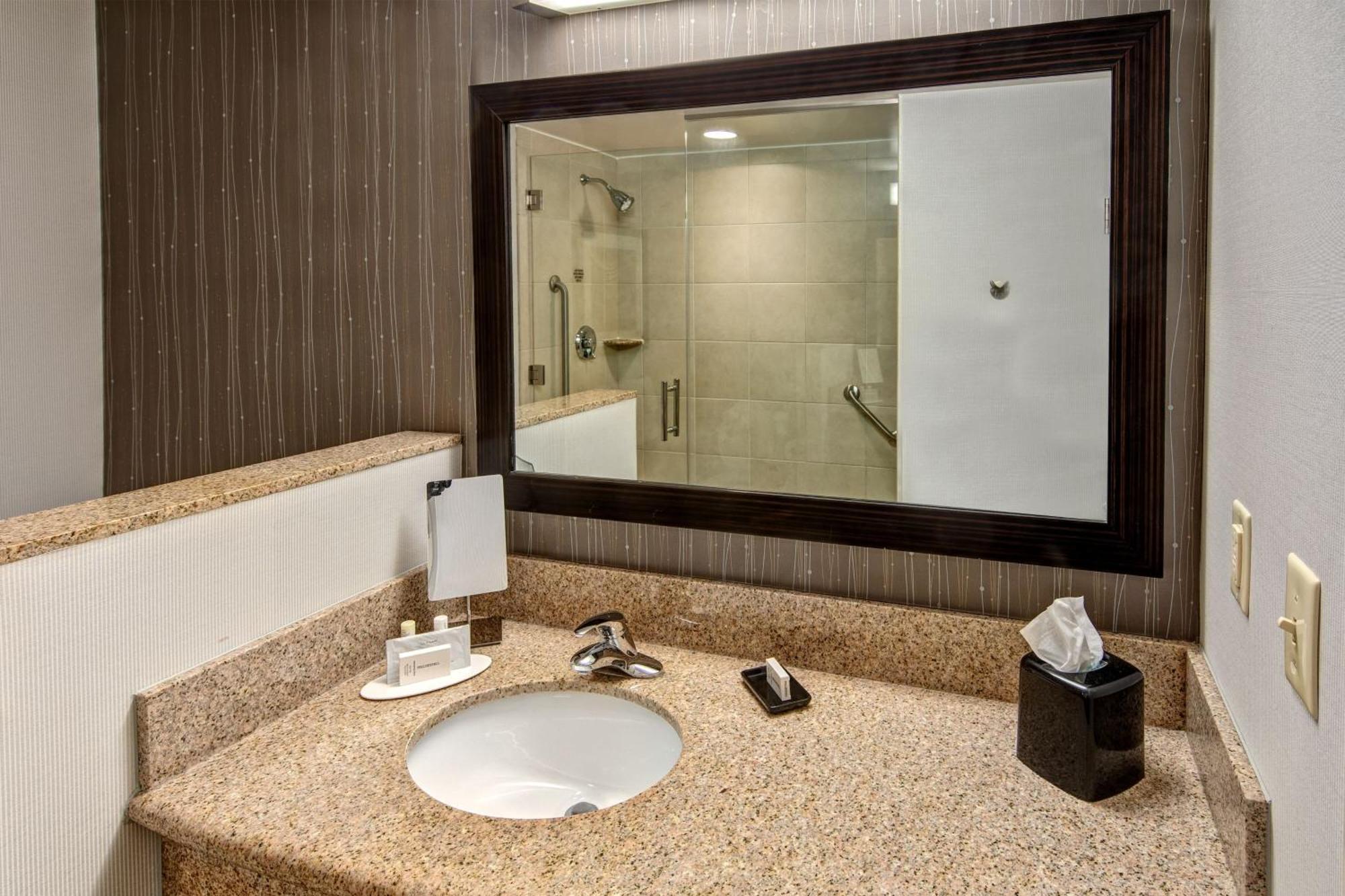 Courtyard Newport News Airport Hotell Exteriör bild
