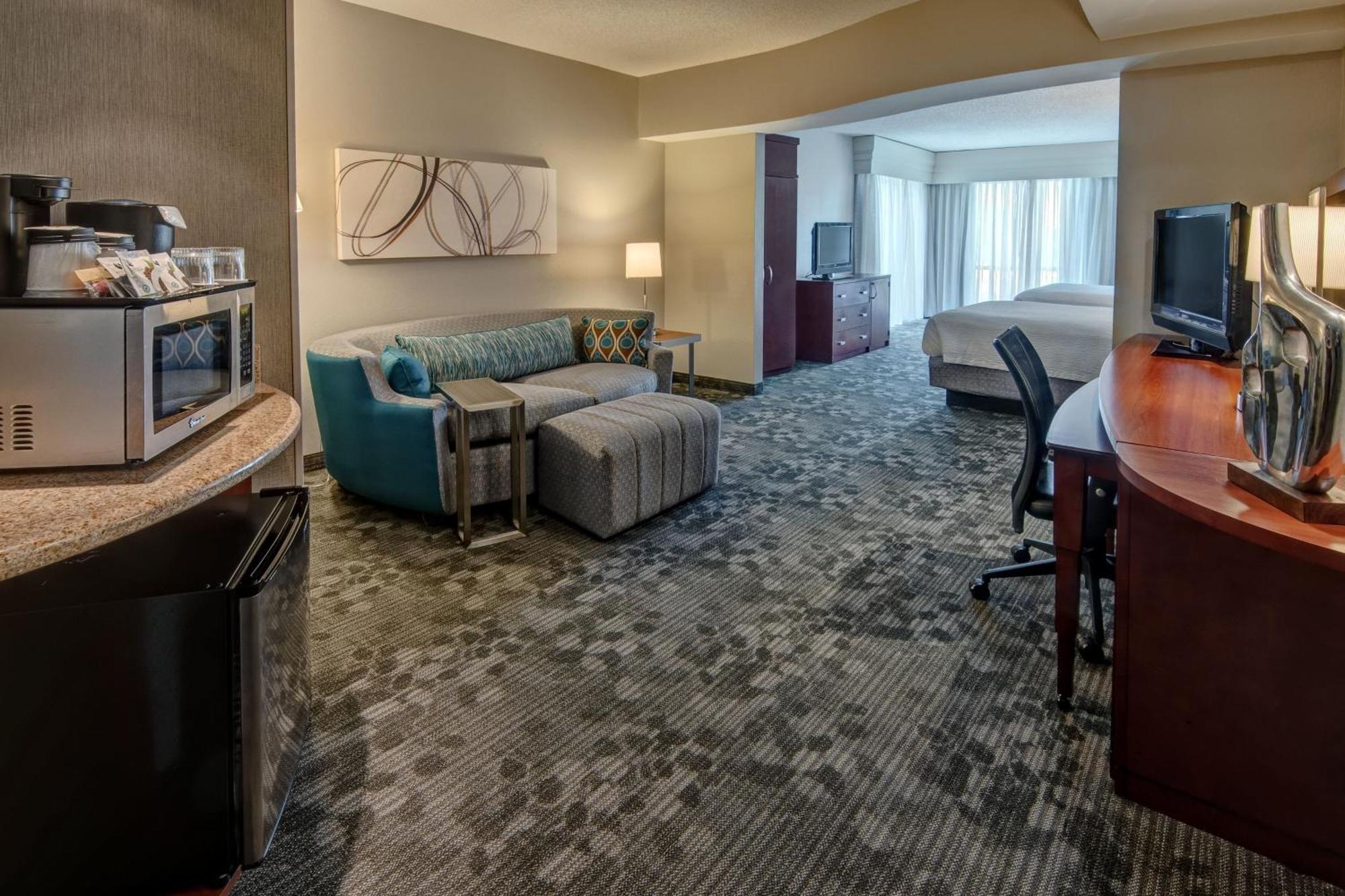 Courtyard Newport News Airport Hotell Exteriör bild
