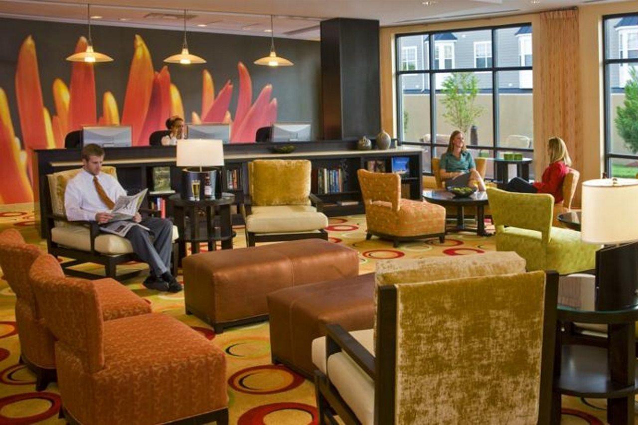 Courtyard Newport News Airport Hotell Exteriör bild
