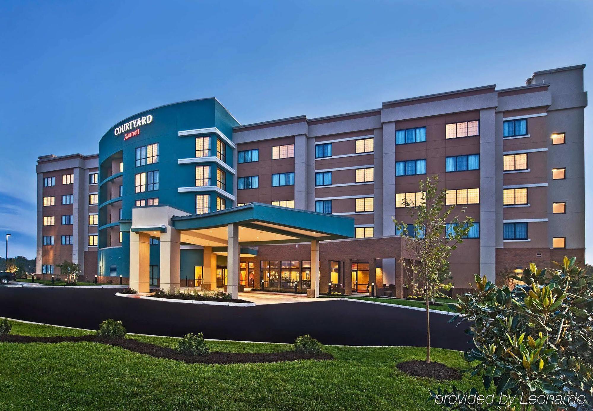 Courtyard Newport News Airport Hotell Exteriör bild
