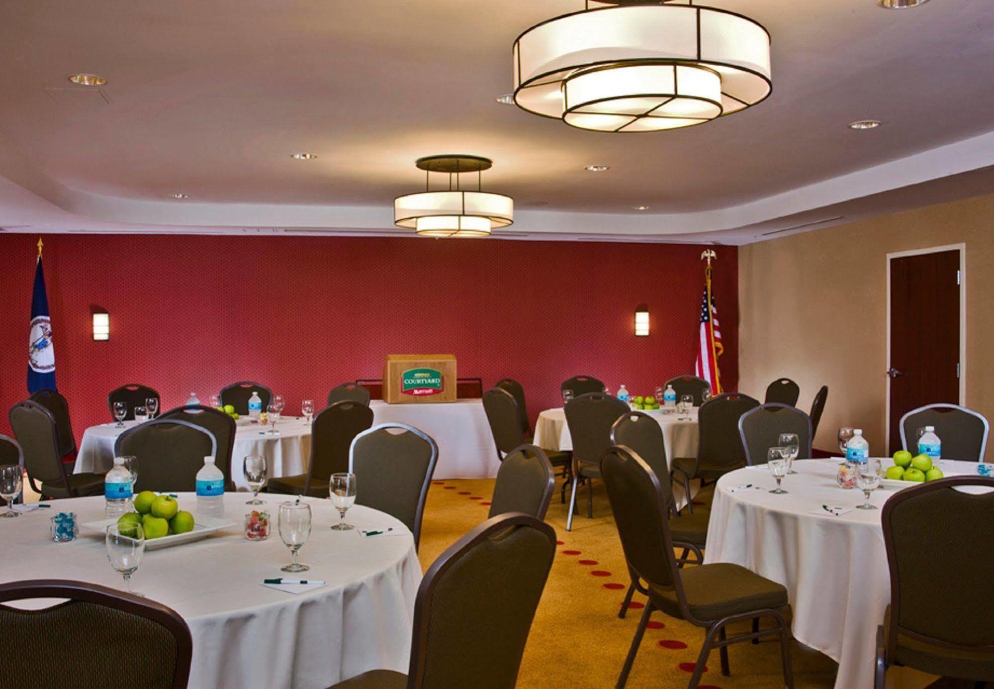 Courtyard Newport News Airport Hotell Exteriör bild